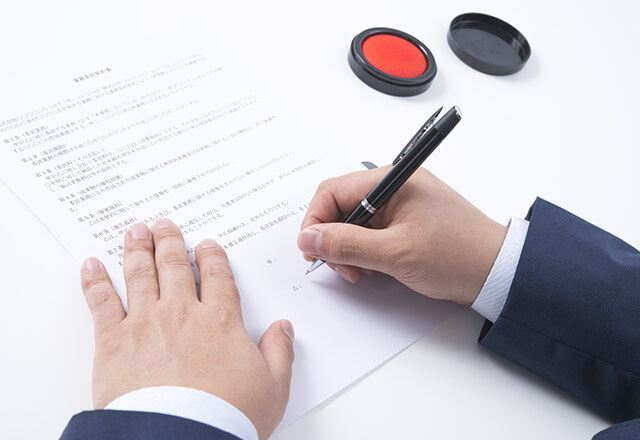 産業廃棄物の処理を業者に委託する際に気を付けるべきこと